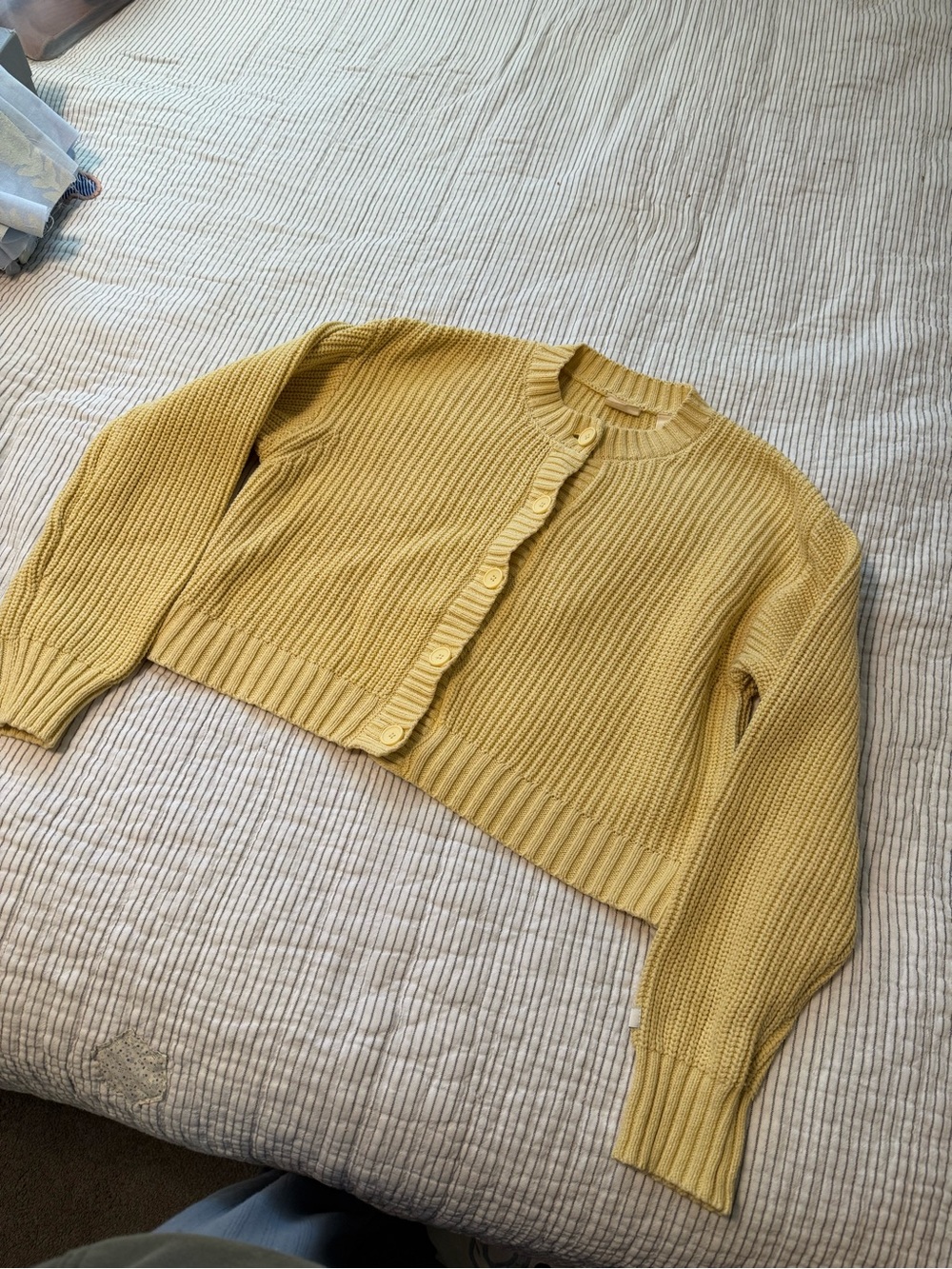 Levi's Pale Yellow Cropped Ribbed Button Cardigan - Picture 5 of 5